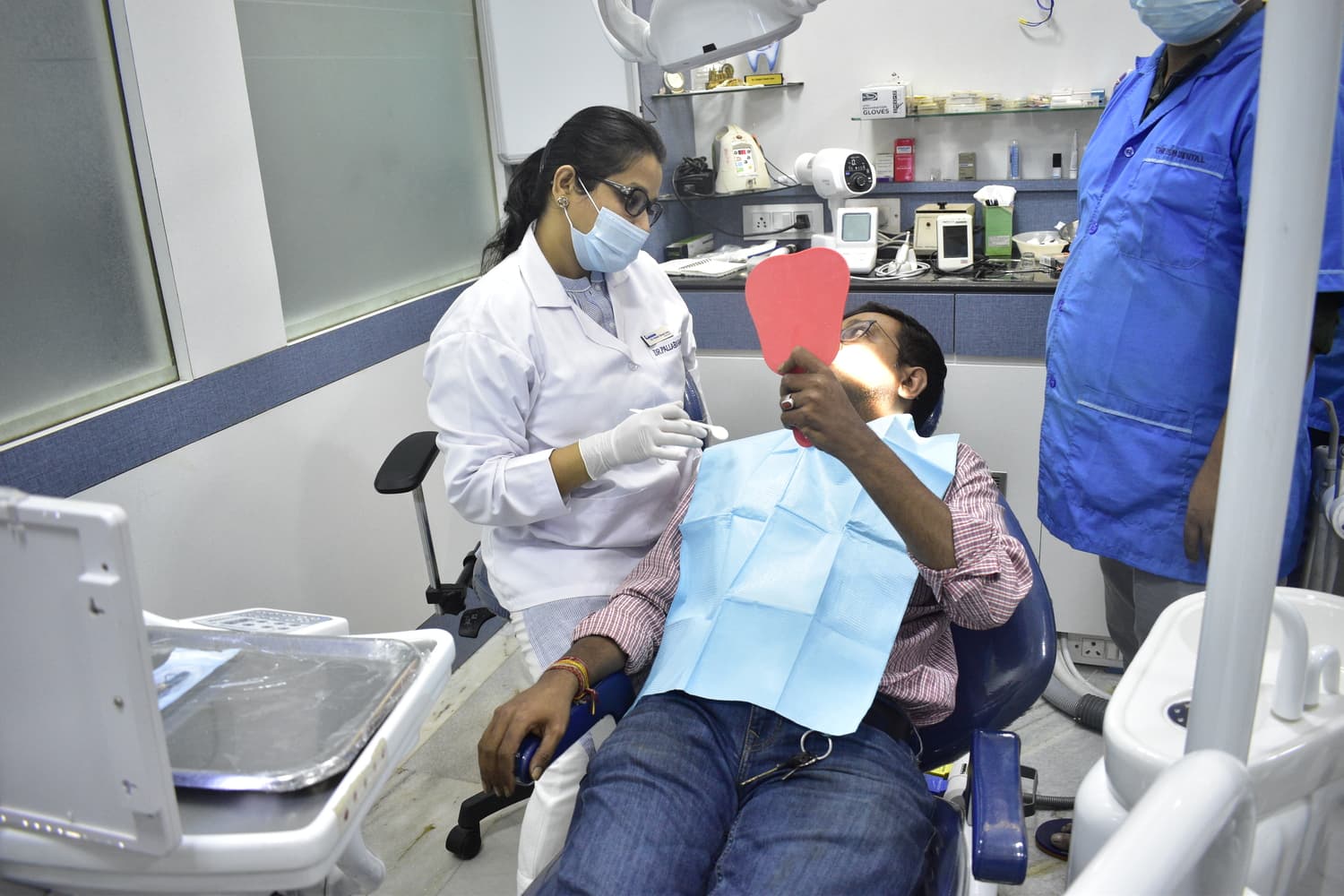Theism Dental illuminated signboard
